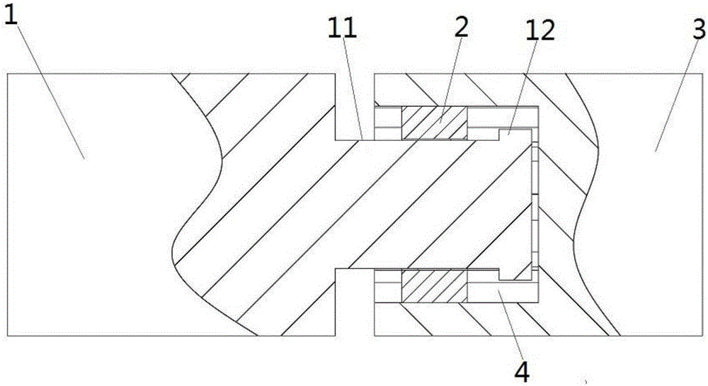 Automatic clutch device with free stroke and rotating door mechanism