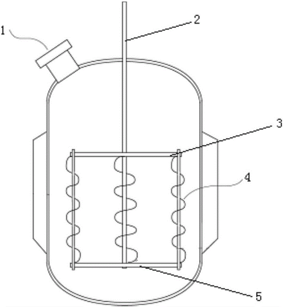 Reactor preventing accumulation of solid material