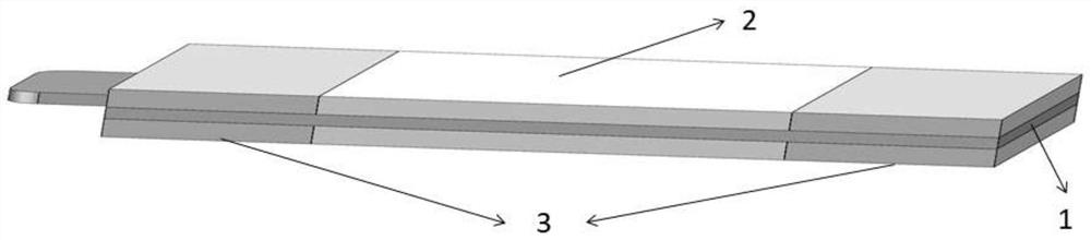 Pole piece structure for improving infiltration of lithium ion battery in thermal compounding process