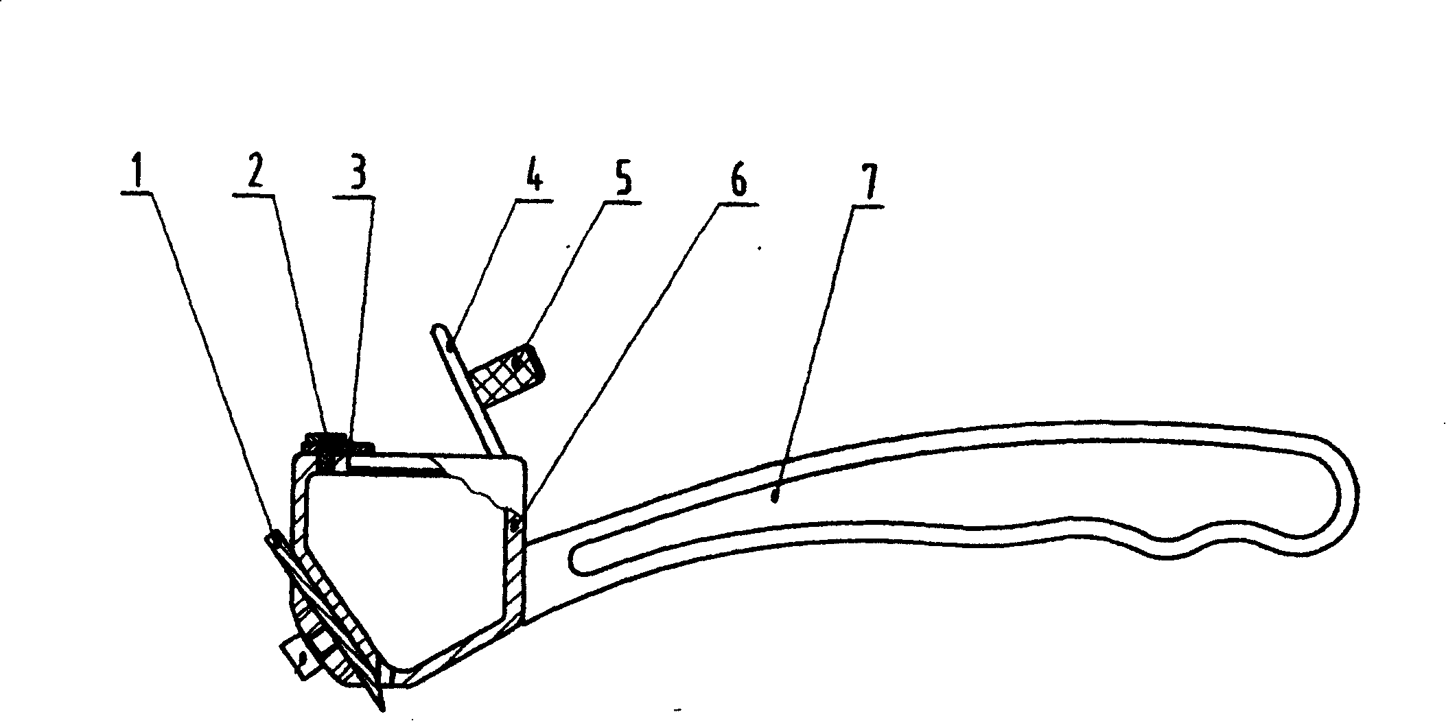 Equipment for live scraping rhinoceros horn, and fabricating method thereof