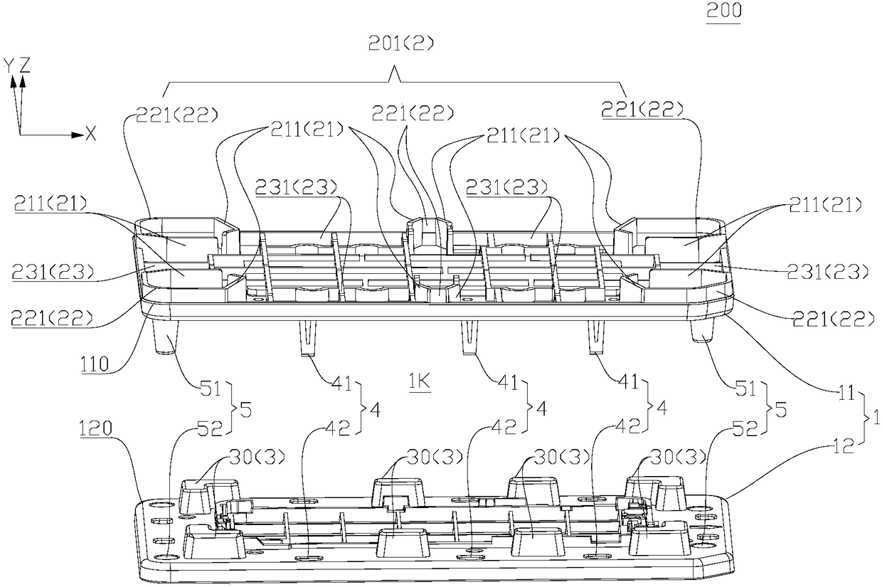 Pressure maintaining jig, machining method of cover plate assembly, cover plate assembly and terminal device