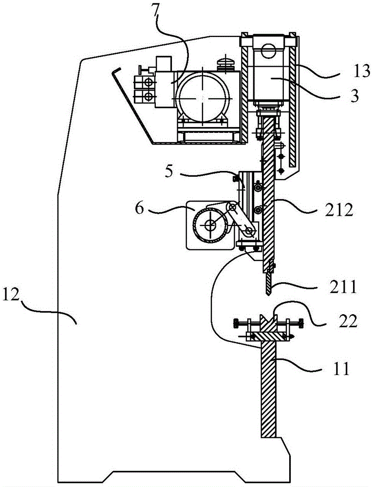 Bending machine and operation method thereof