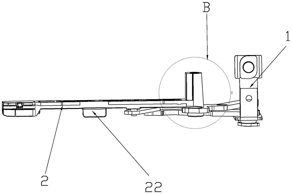 Hinge with adjustable sealing performance