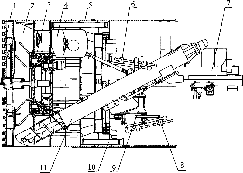 Self-carrying barrier-breaking and foundation-reinforcing device of shield machine