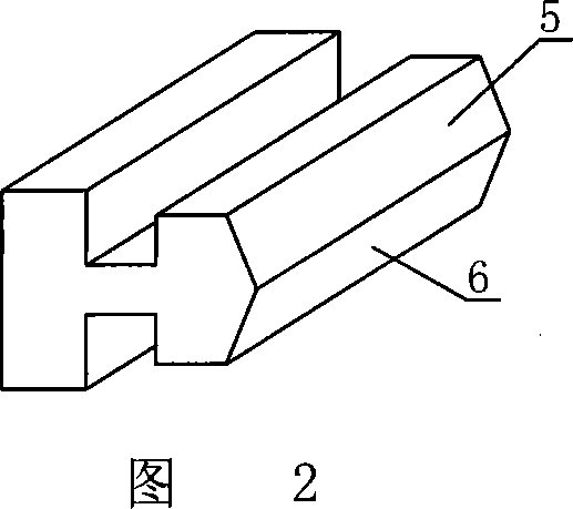 Deformed block and wall body structure formed with the same