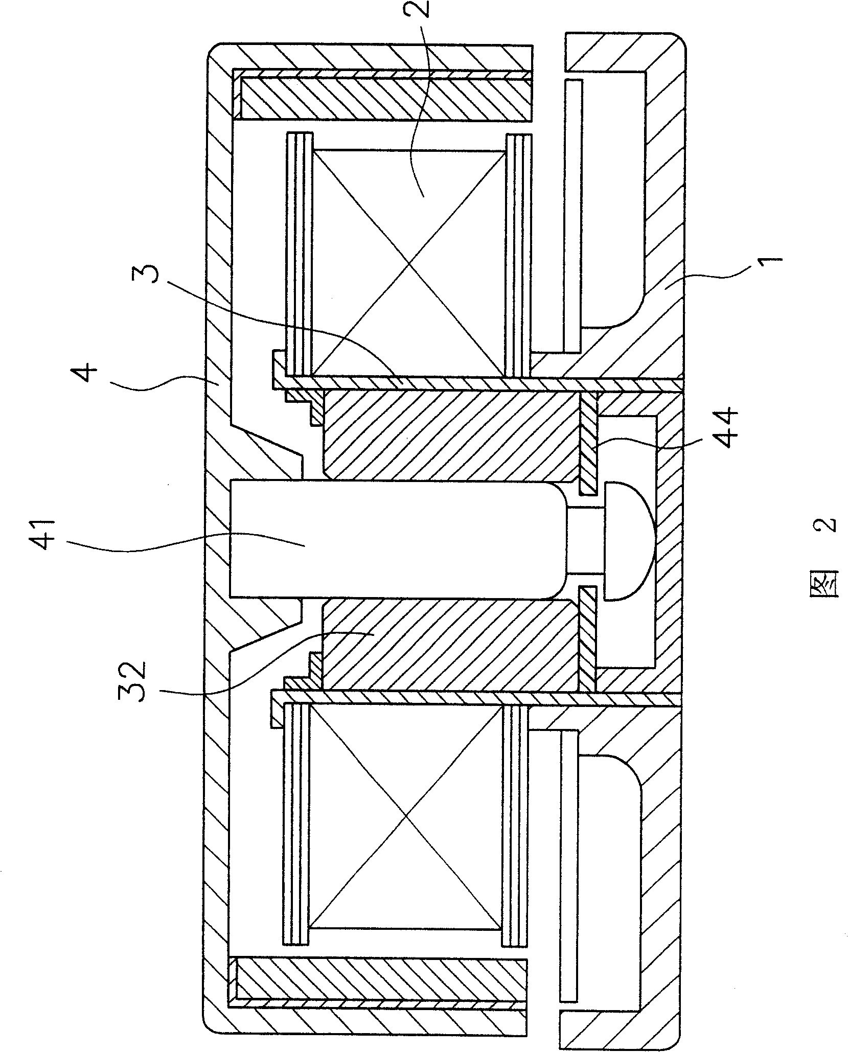 Motor centrally axle coupling structure