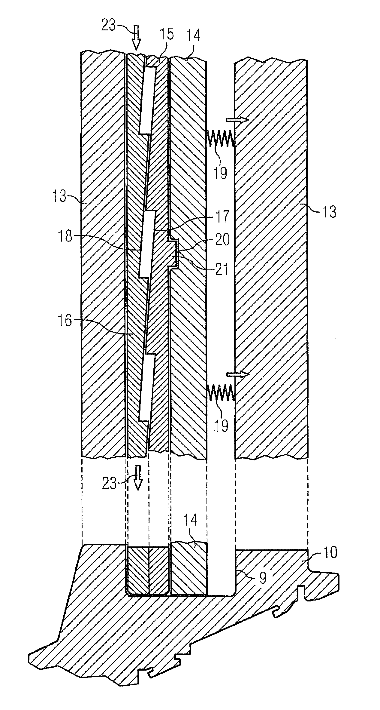 Axial turbomachine having an axially displaceable guide-blade carrier