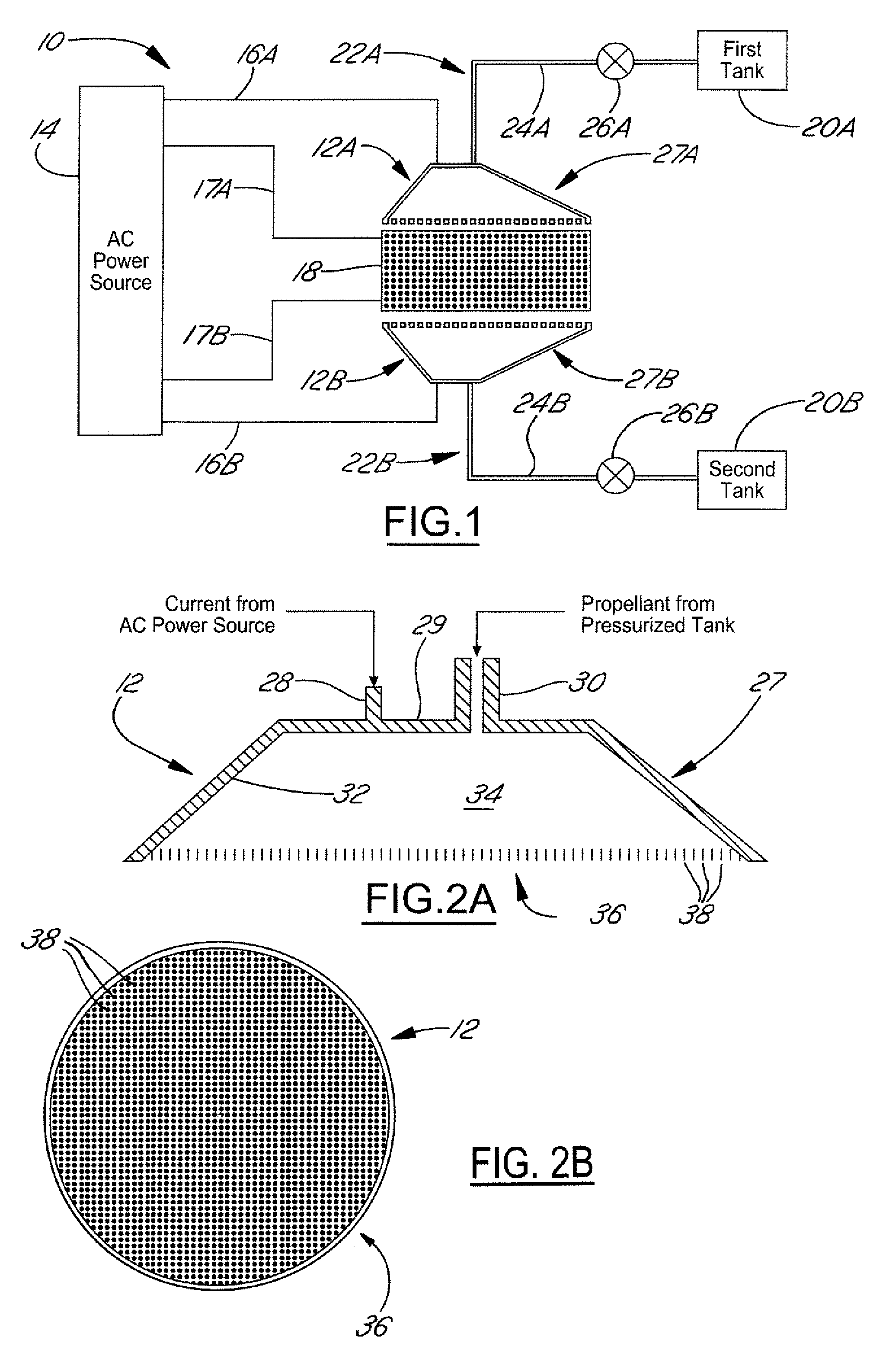 Method of ionizing a liquid propellant and an electric thruster implementing such a method