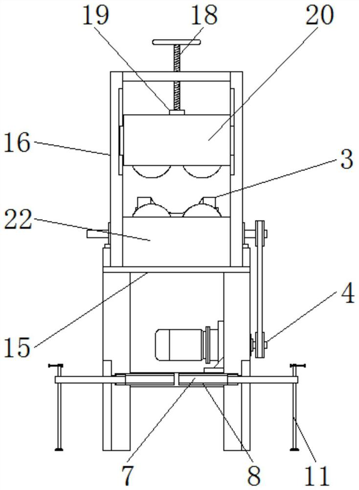 Plastic pipe conveyor with automatic cutting function