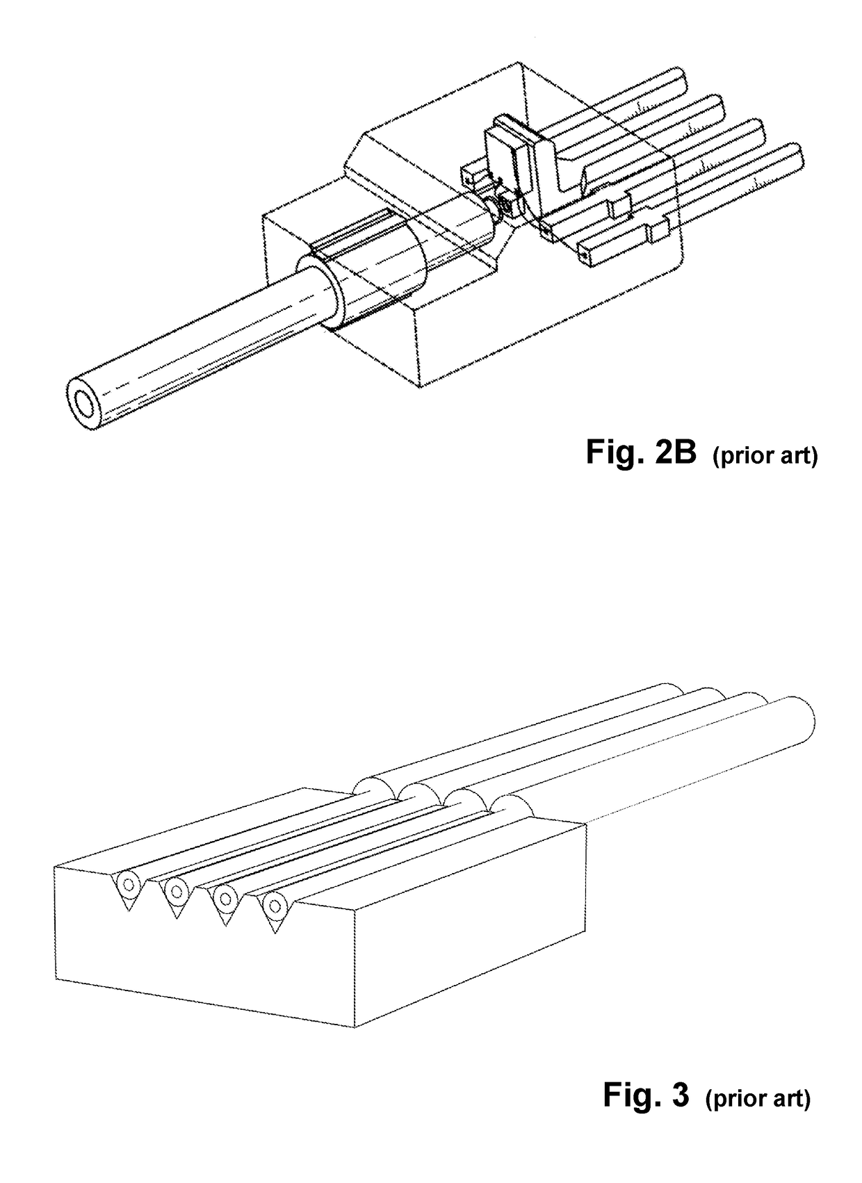 Device for incoupling and/or outcoupling optical signals