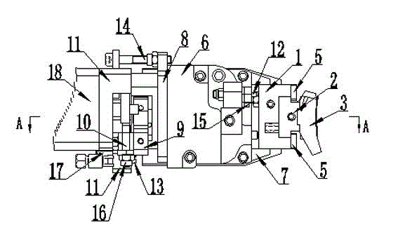 Circular knitting machine density adjusting device with density cam mechanism