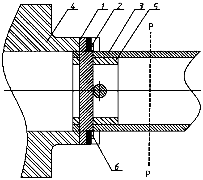 Blade-root connector of ocean current energy driven generator set and connecting method thereof
