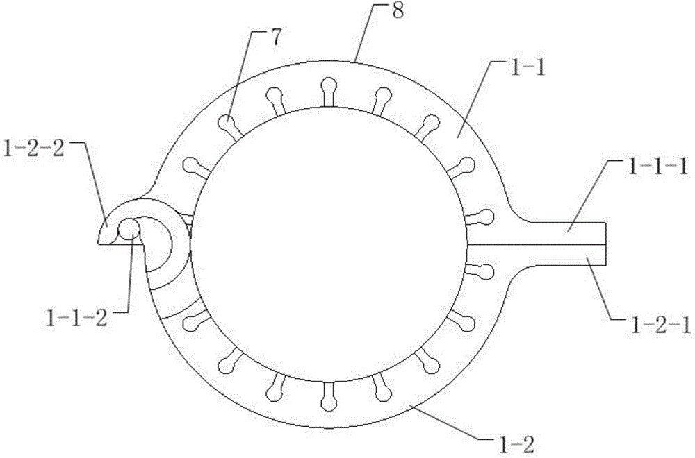 A sealing clamp and a connection structure for connecting the sealing clamp to a flange