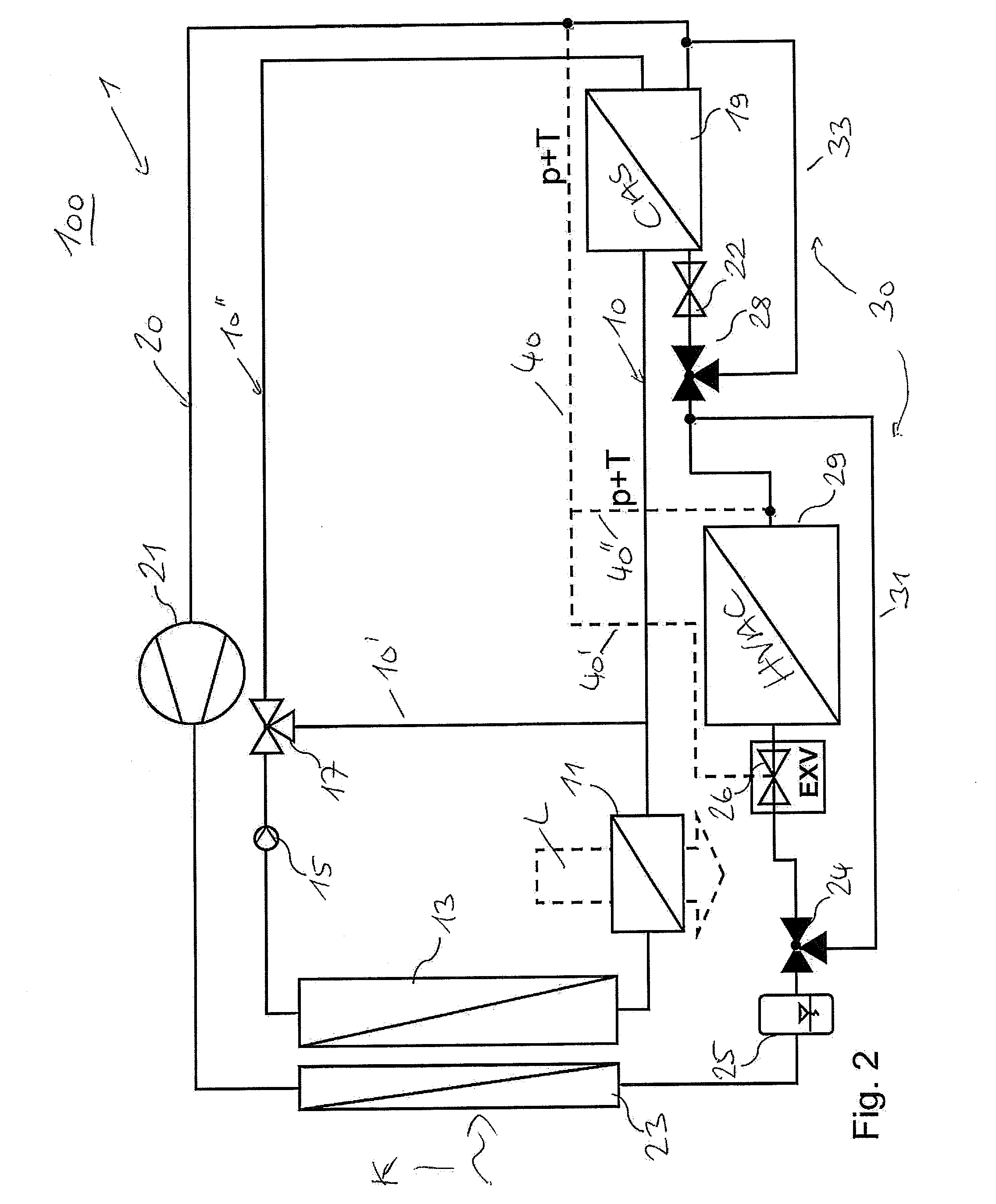 Device for cooling a coolant, circuit for charging an internal combustion engine, and method for cooling a substantially gaseous charging fluid for charging an internal combustion engine