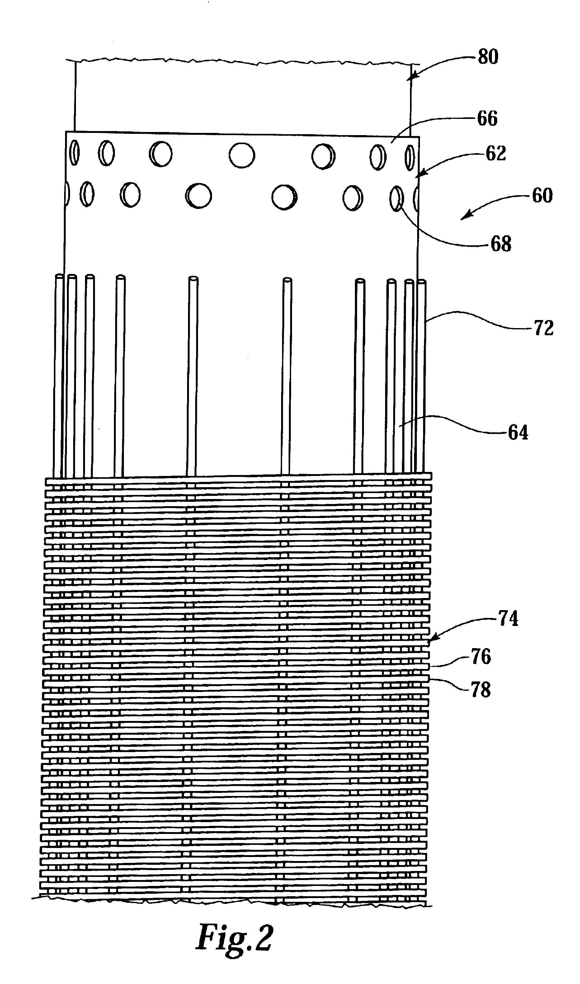 Sand control screen assembly having an internal seal element and treatment method using the same