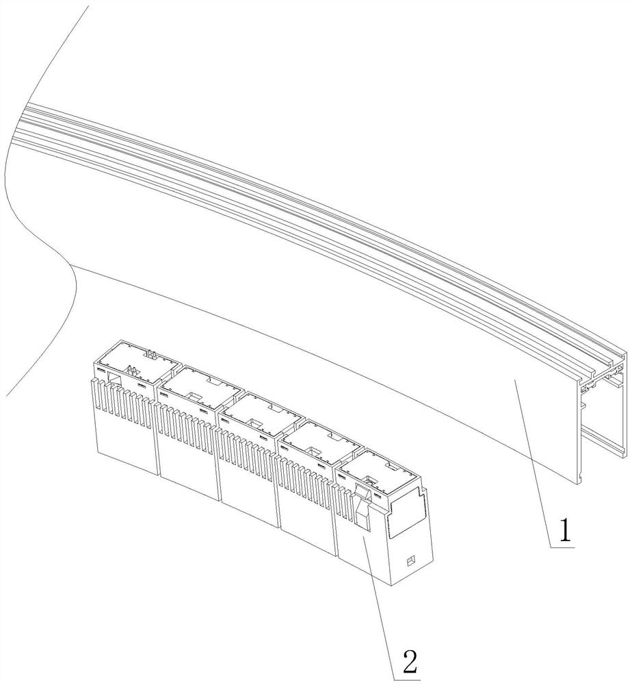 Lamp for arc-shaped track