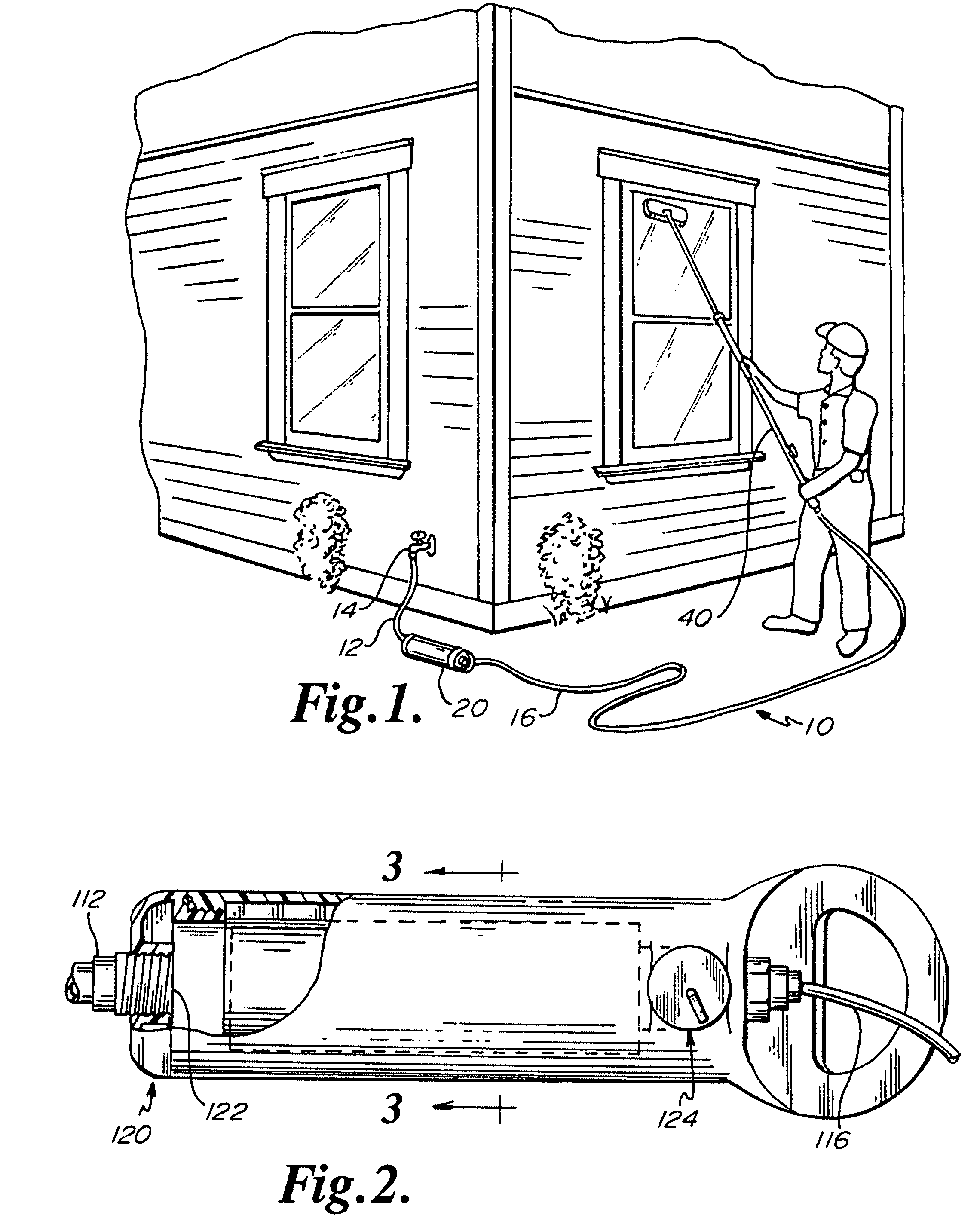 Window cleaning apparatus with deionization cartridge