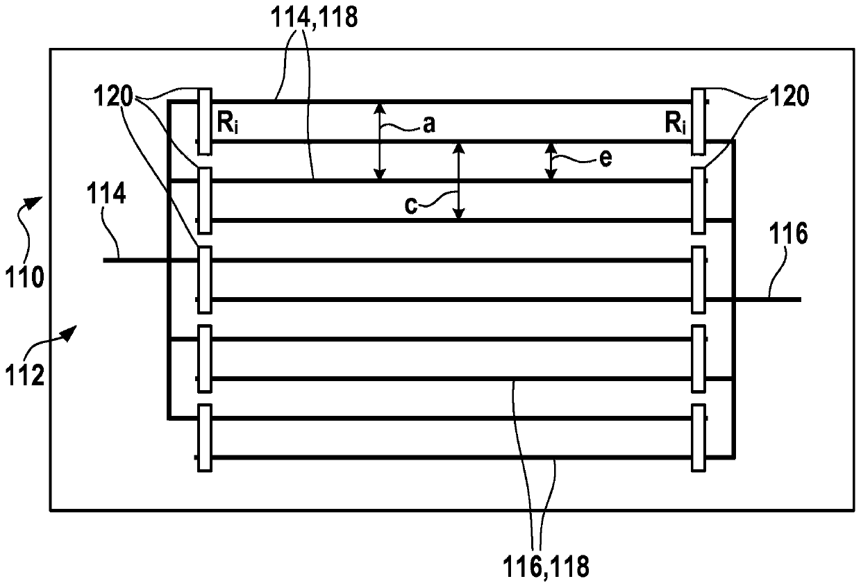 Sensor element for detecting particles of a measuring gas in a measuring gas chamber