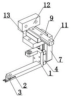 Auxiliary pushing device for rotary veneer machine