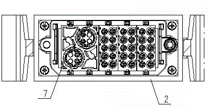 Heavy-type connector capable of realizing wiring between internal part and external part of electric shielding cabinet