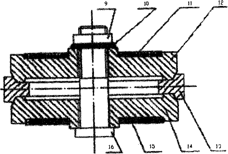 Travelling wave ultrasound motor with dual stator and rotor multi-diameter shaft structure