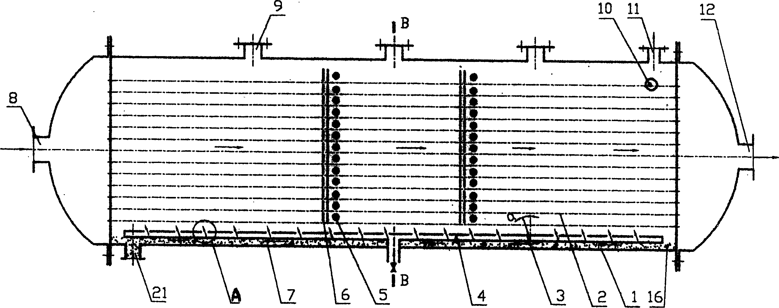 Horizontal column type heat exchanger exterior dirt three-phase fluidization in-situ cleaning process