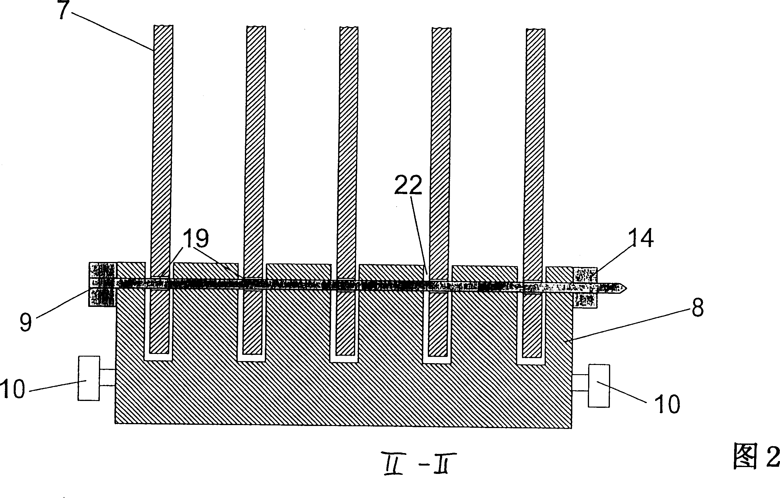 Device for the transport and wet-chemical or electrolytic treatment of very thin and planar items to be treated