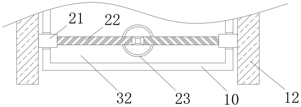 Fiber composite material forming device and method capable of achieving feeding and discharging conveniently