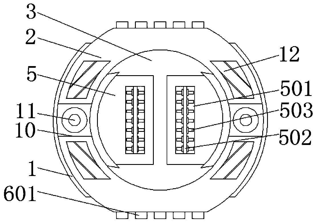 Detection device with dredging auxiliary structure, for pipelines of offshore drilling platform