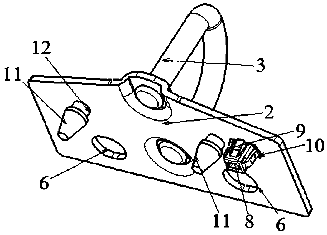 An openable and tightened back door lock capable of ensuring meshing performance and an assembly method