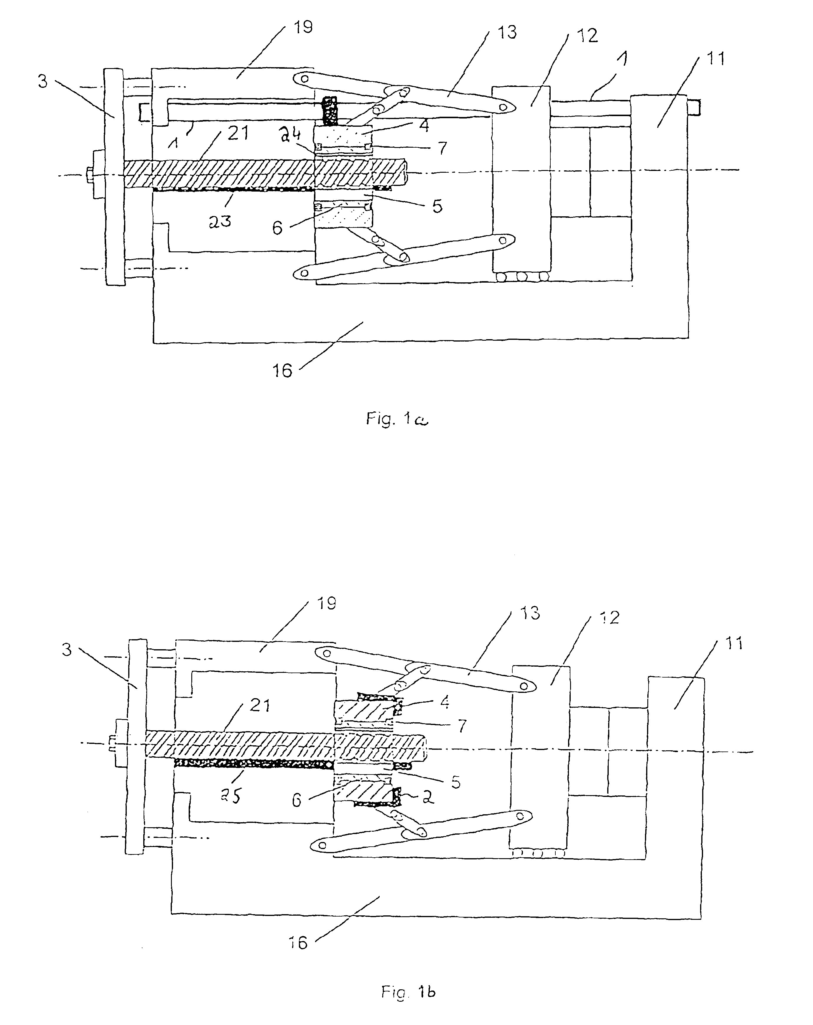 Closing device in an injection moulding machine for plastics