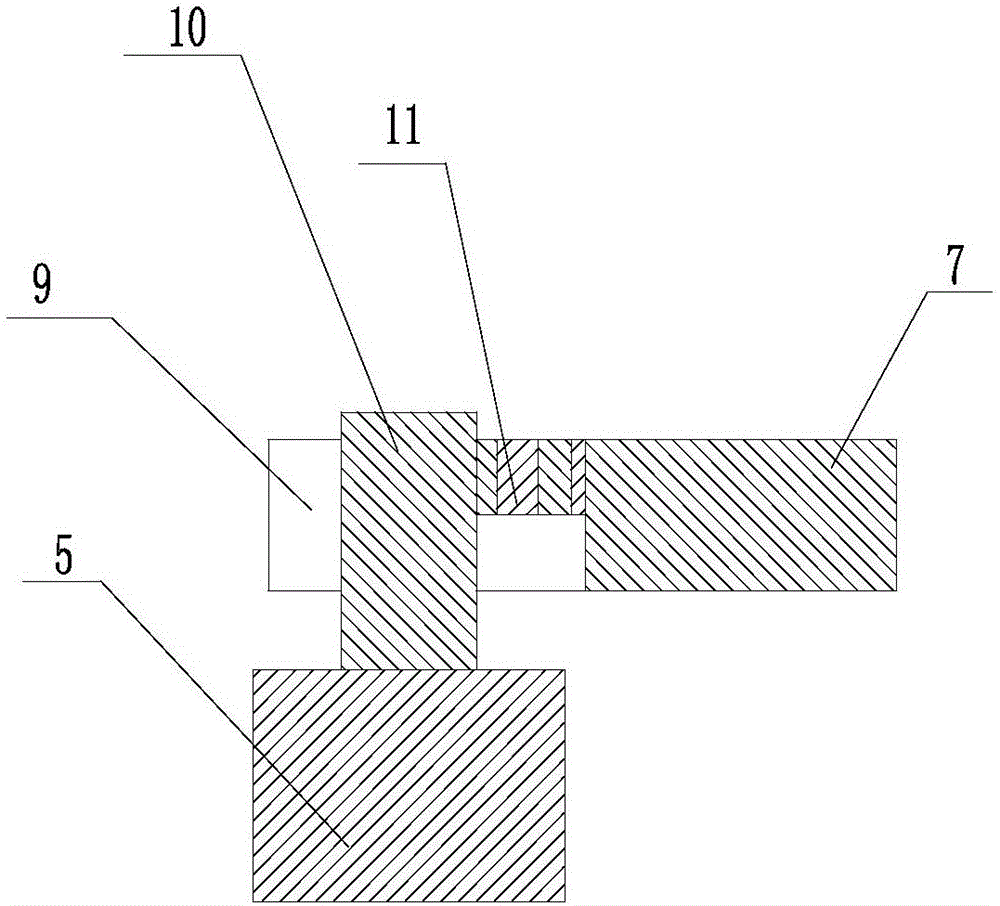 Mechanism for regulating distance between hammer wheel and grinding ring of wedge type vertical type ring mill