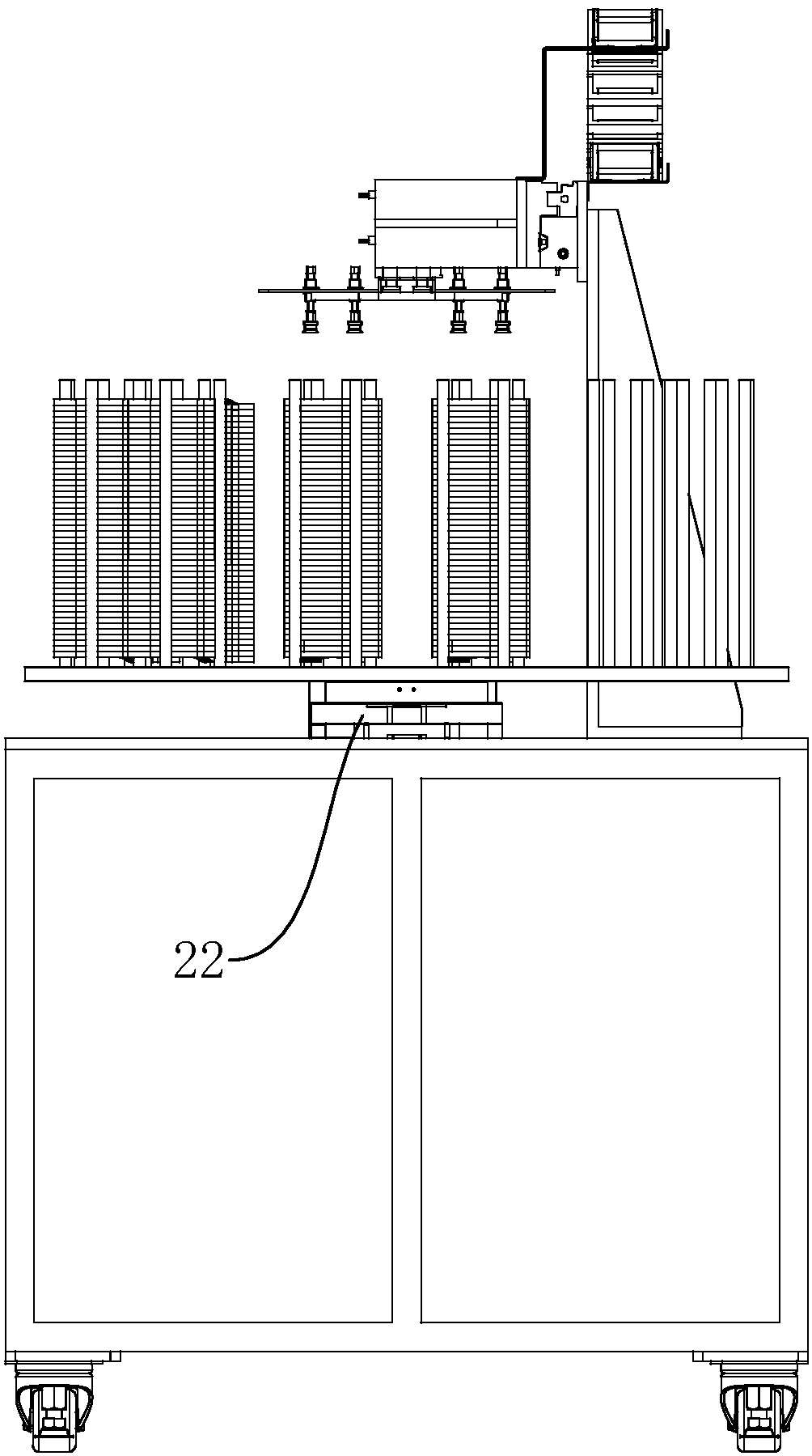 Automatic feeding device for tapping machine