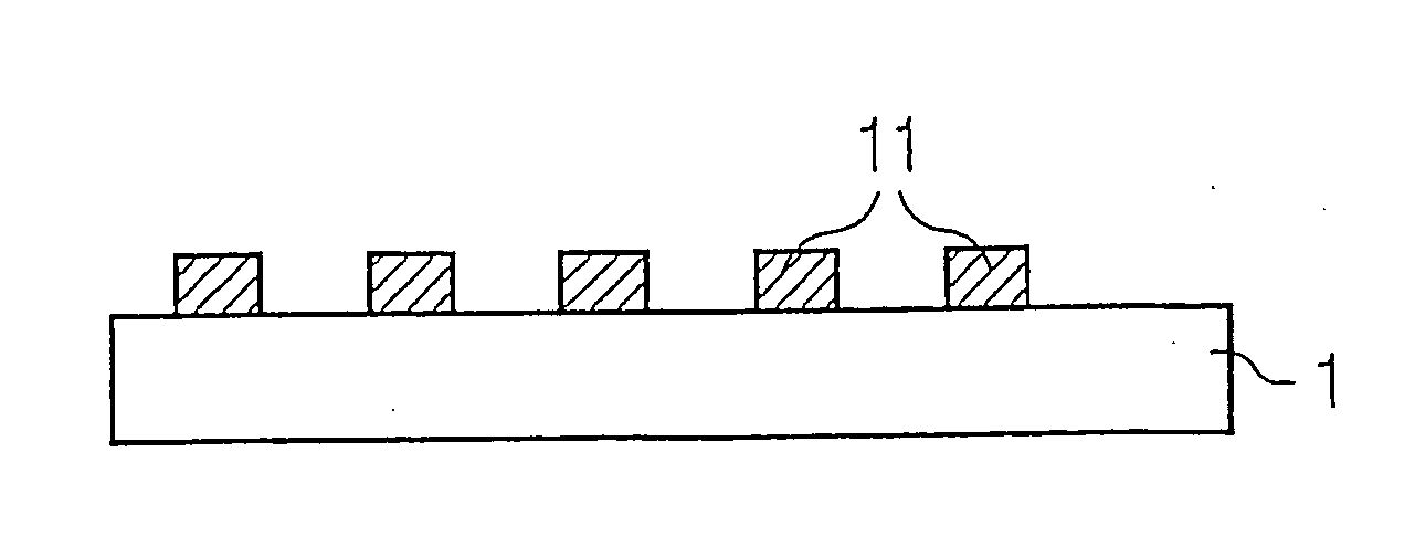 Composition which forms an electrically conductive resist layer and a method for patterning a photoresist using the resist layer