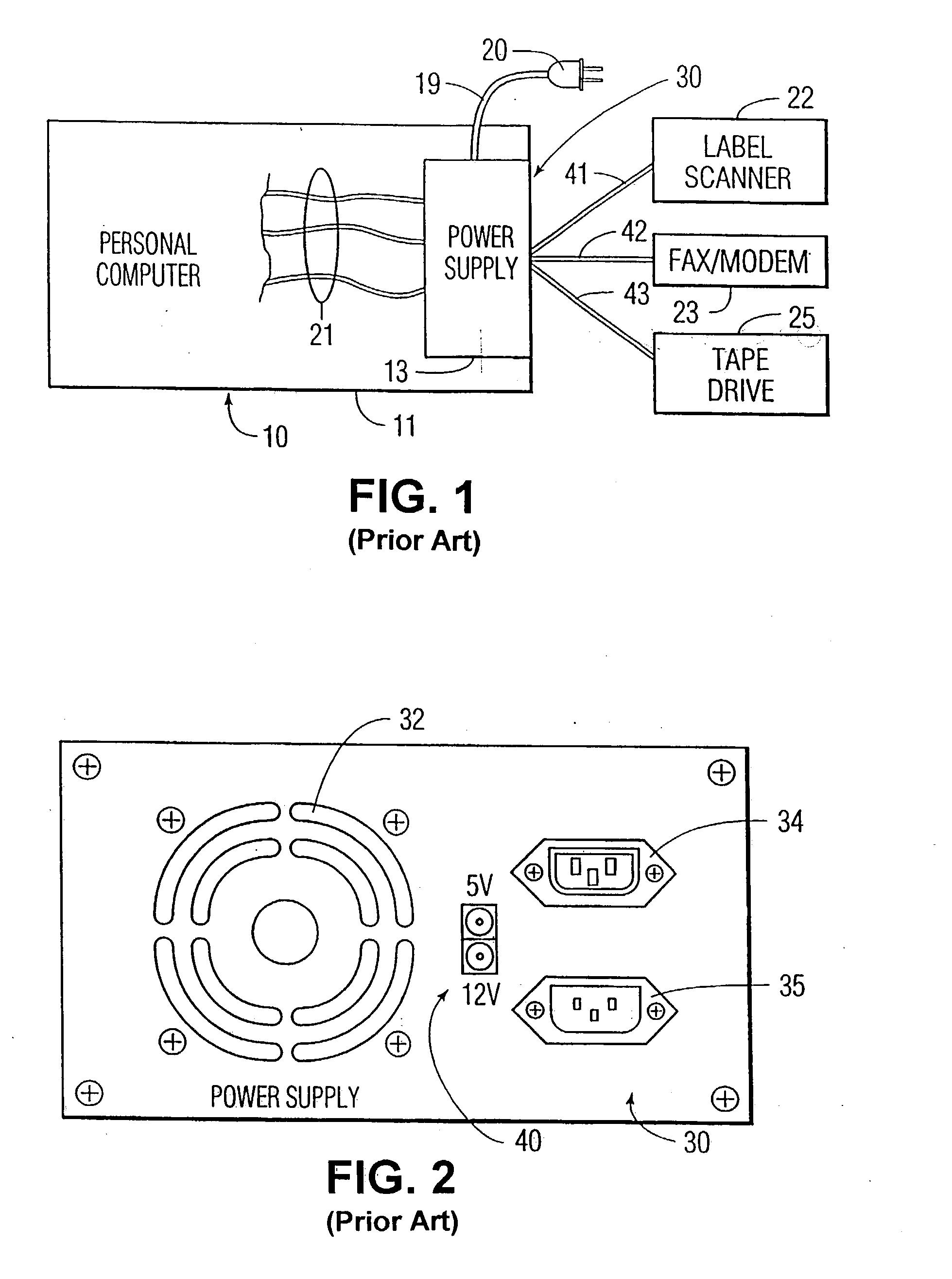 Automatic voltage selection in a DC power distribution apparatus