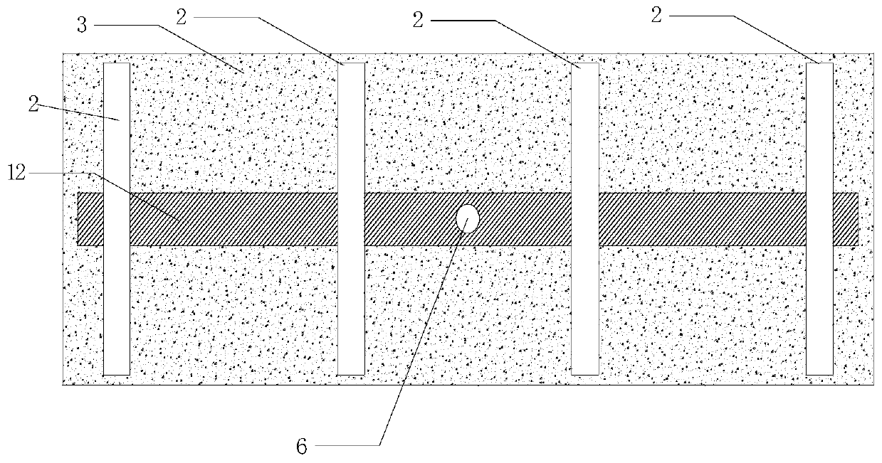 Toothed plate telescopic gravity type foundation and installing method thereof