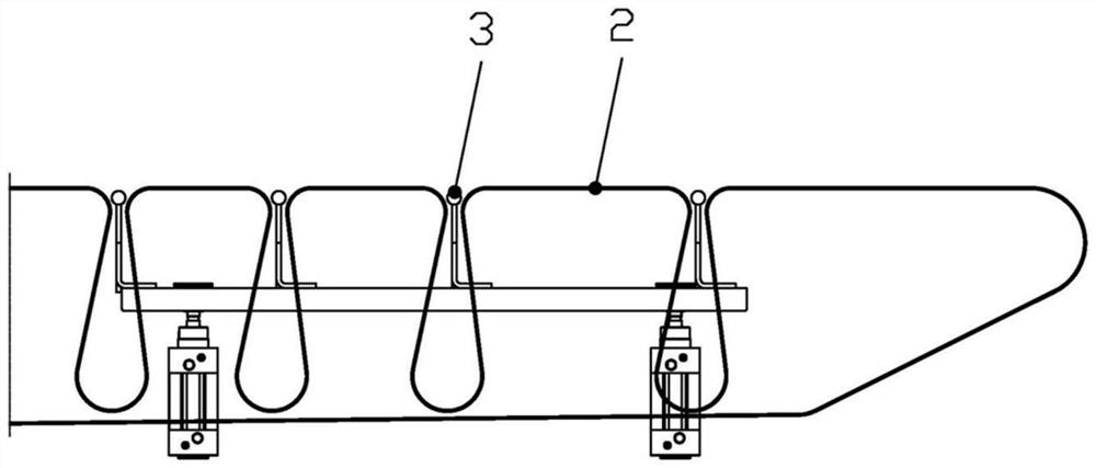 Paper arranging device used before corrugated paper laying of paper feeder