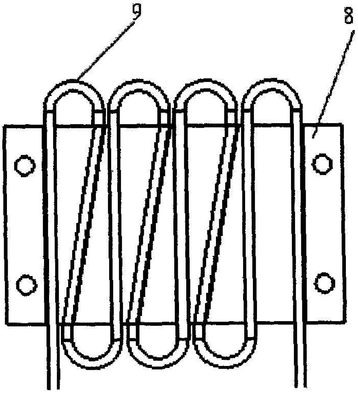 A capillary driven flat plate evaporator fluid circuit