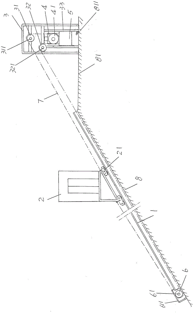 Counter-weight-free traction type inclined elevator