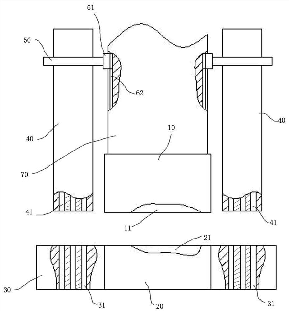 An internal high pressure forming device with a clamping mechanism