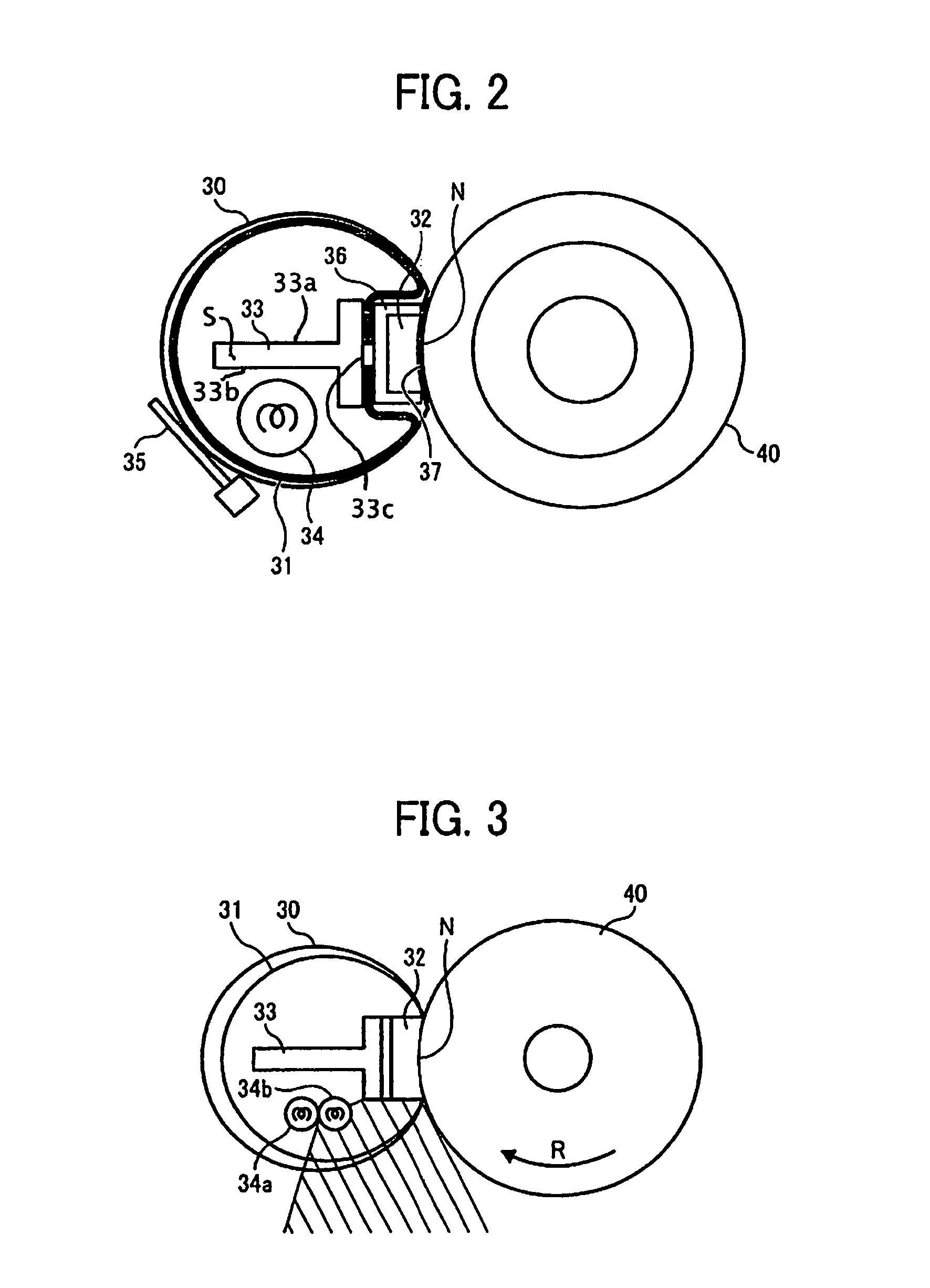 Fixing device having a plurality of heat sources and a plurality of temperature detectors and image forming apparatus including same