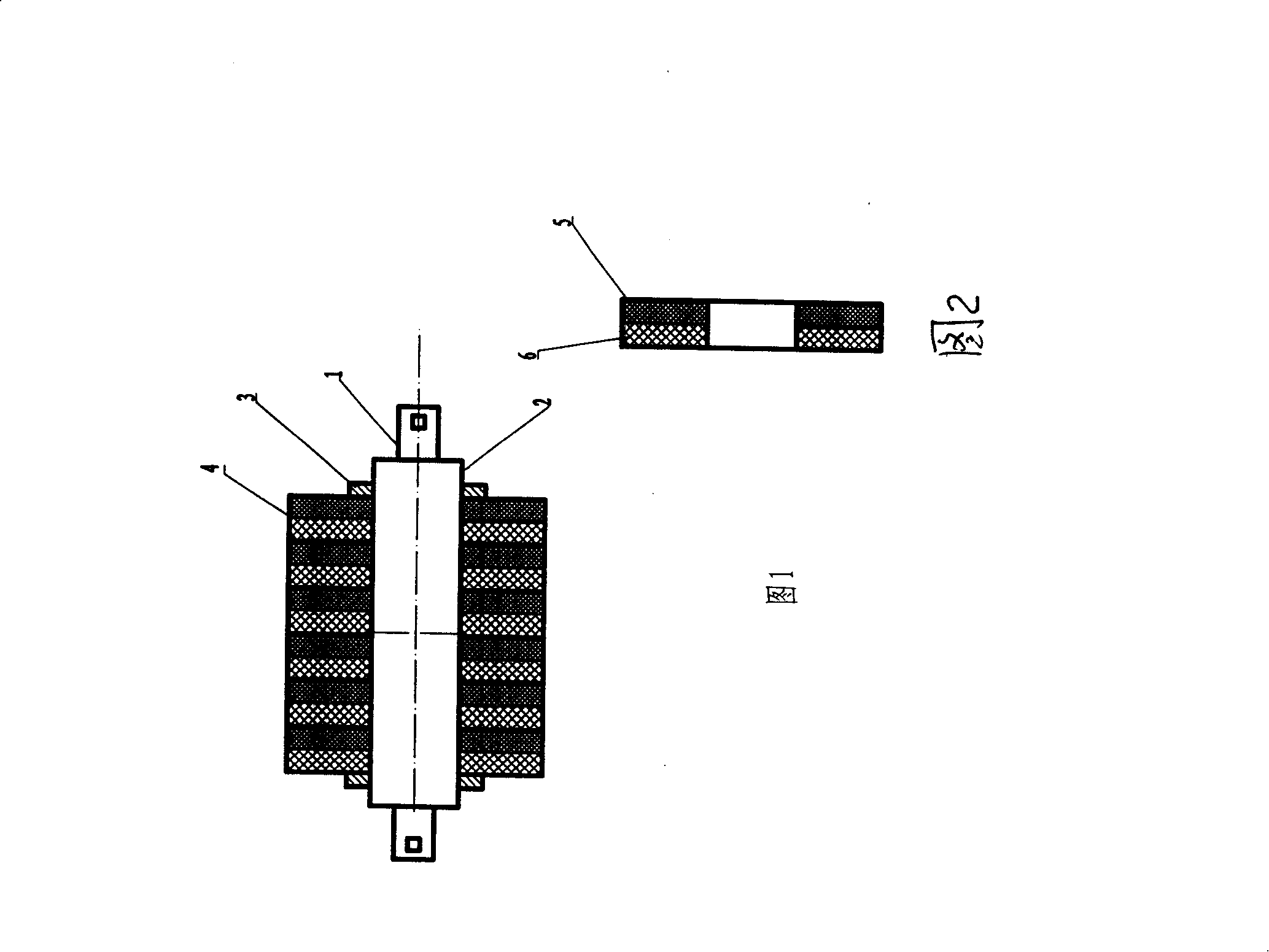 Belt conveyor rubber idler and production method thereof