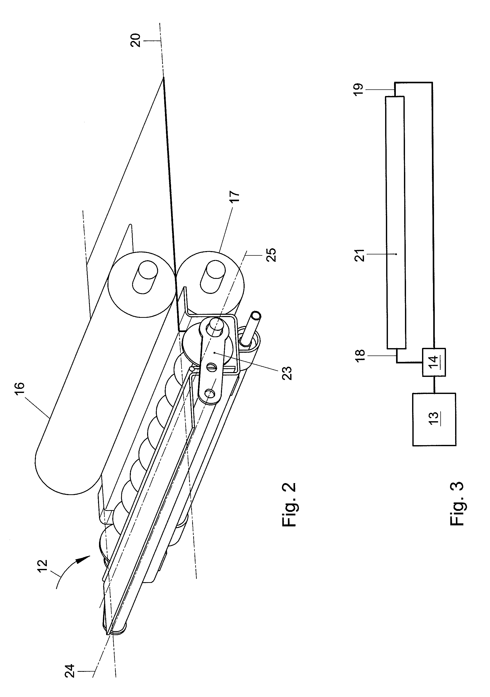 Apparatus and method for moistening envelope flaps