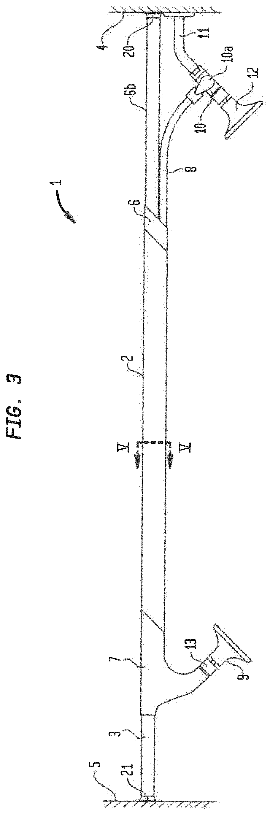 Shower assembly and method of attaching such a shower assembly