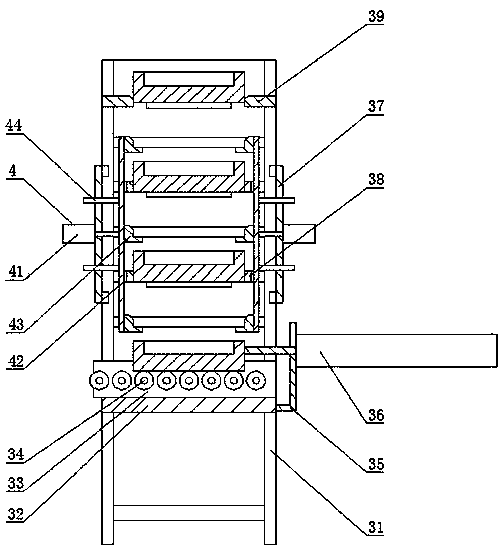 A carrier circulation conveying device and its use method