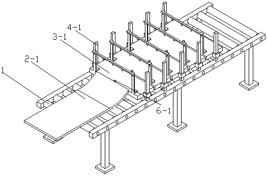 Induction heating method and device suitable for steel plates with arbitrary warpage