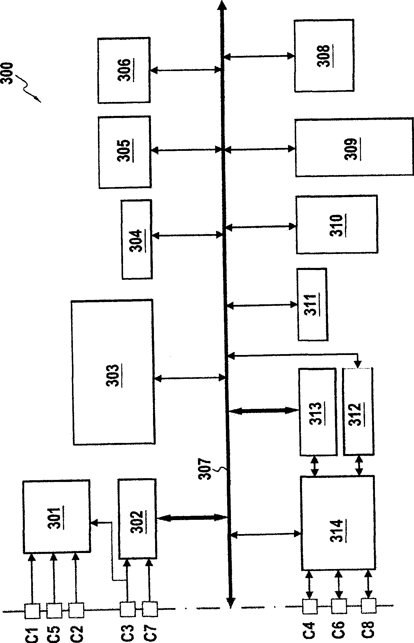 Method of dynamically allocating contacts of a subscriber chip card in a mobile terminal, and corresponding subscriber chip card and mobile terminal