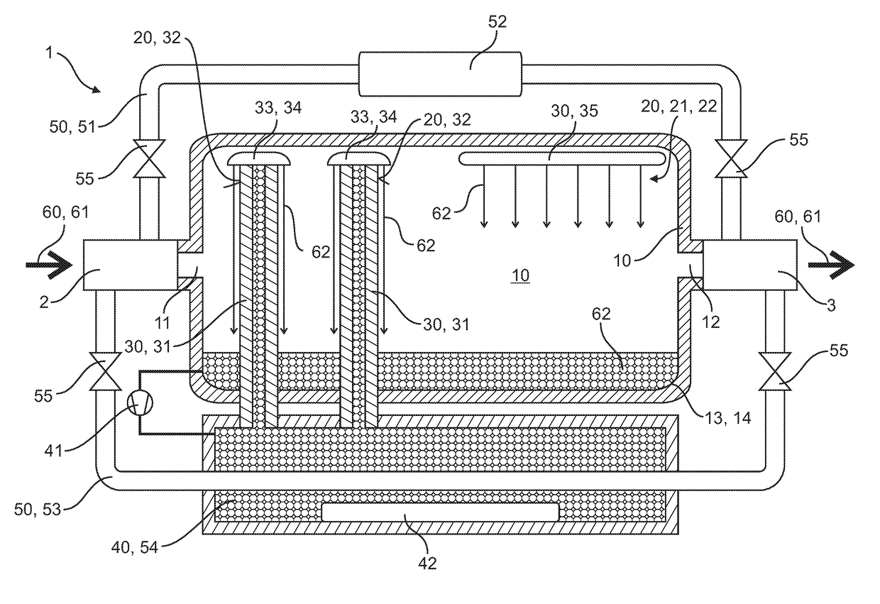 Conditioning module for regulating the temperature of and humidifying a flowing gas