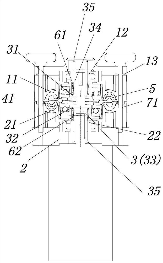 Liquid conveying pump with pipelines easy to replace