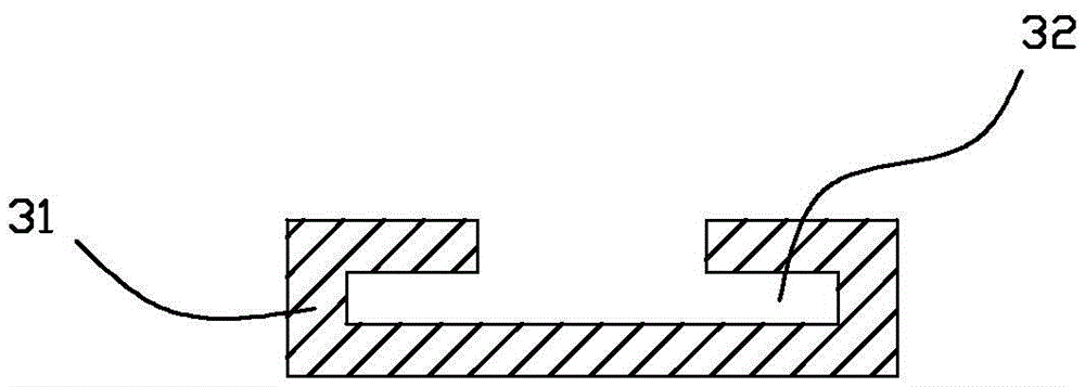 Fast-assembling insulated shoe provided with voltage induction device